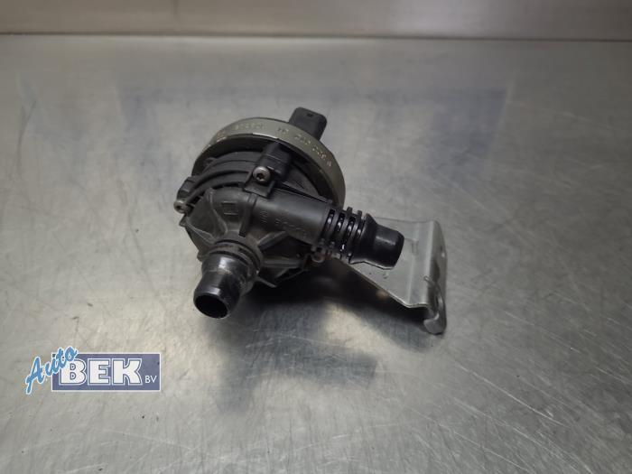 Waterpomp van een BMW M2 (F87) 3.0 24V Competition 2020
