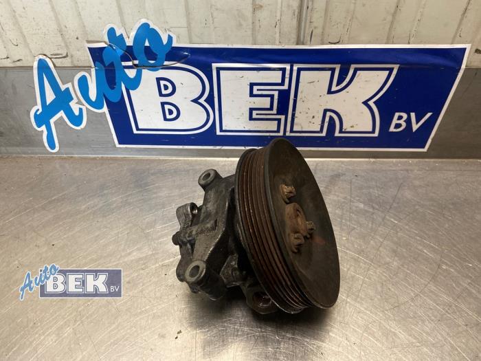 Gebruikte Pomp Servo Mercedes Sprinter 2t (901/902) 211 CDI 16V Prijs € 19,00 Margeregeling aangeboden door Auto Bek