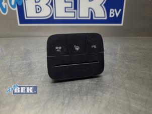 Gebruikte Schakelaar (diversen) Ford Kuga III (DFK) 2.5 FHEV 16V Prijs € 45,00 Margeregeling aangeboden door Auto Bek