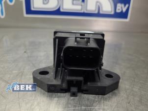 Gebruikte Relais Ford Kuga III (DFK) 2.5 FHEV 16V Prijs € 30,00 Margeregeling aangeboden door Auto Bek