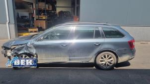 Gebruikte Deur 4Deurs links-achter Skoda Octavia Combi (5EAC) 1.6 TDI 16V Prijs € 400,00 Margeregeling aangeboden door Auto Bek