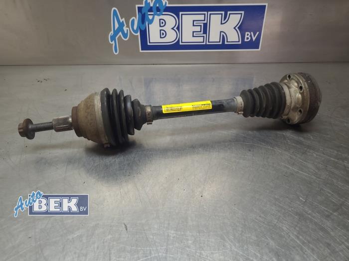 Gebruikte Steekas links-voor Volkswagen Caddy III (2KA,2KH,2CA,2CH) 1.6 TDI 16V Prijs € 35,00 Margeregeling aangeboden door Auto Bek