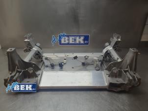 Gebruikte Subframe Porsche Taycan (Y1A) 4S 105 kWh Prijs € 1.249,00 Margeregeling aangeboden door Auto Bek