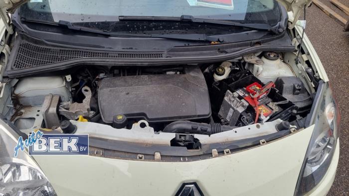 Gebruikte Motor Renault Twingo II (CN) 1.2 16V Prijs op aanvraag aangeboden door Auto Bek