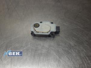 Gebruikte Kachelklep Motor Porsche Taycan (Y1A) 4S 105 kWh Prijs € 25,00 Margeregeling aangeboden door Auto Bek