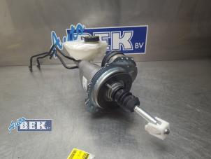 Gebruikte Rembekrachtiger Porsche Taycan (Y1A) 4S 105 kWh Prijs € 450,00 Margeregeling aangeboden door Auto Bek