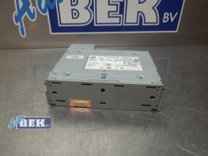 Gebruikte Bedieningspaneel Multi Media Porsche Taycan (Y1A) 4S 105 kWh Prijs € 1.249,99 Margeregeling aangeboden door Auto Bek