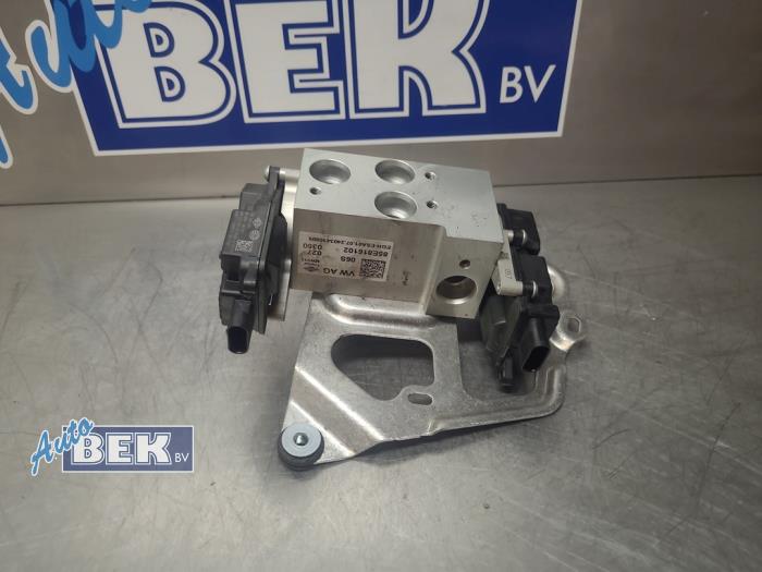 Gebruikte Airco expansieklep Porsche Taycan (Y1A) 4S 105 kWh Prijs € 174,99 Margeregeling aangeboden door Auto Bek