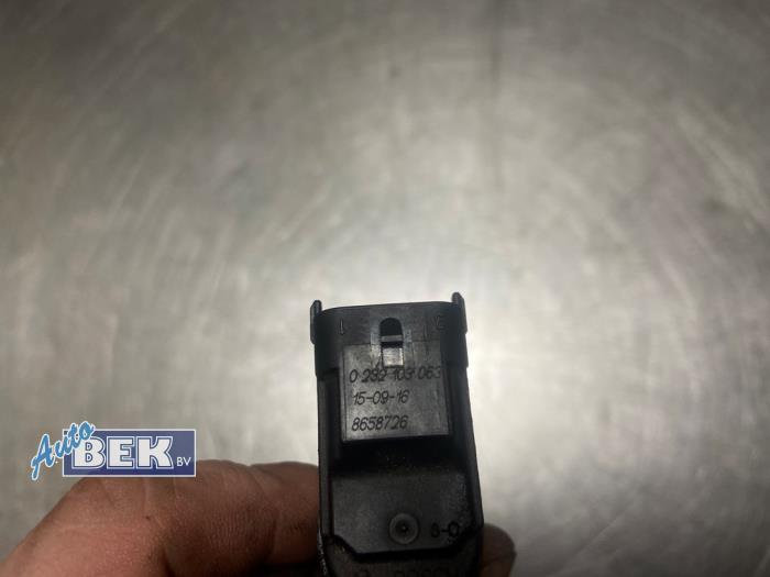 Nokkenas Sensor van een Volvo XC70 (BZ) 2.4 D5 20V 220 AWD 2015