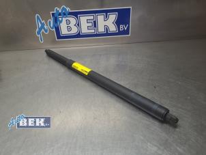 Gebruikte Kofferdekseldemper rechts-achter Mercedes GLC Coupe (C253) 2.2 250d 16V BlueTEC 4-Matic Prijs € 40,00 Margeregeling aangeboden door Auto Bek