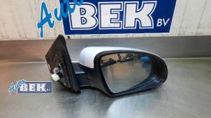 Gebruikte Buitenspiegel rechts Hyundai Kona (OS) 64 kWh Prijs € 200,00 Margeregeling aangeboden door Auto Bek