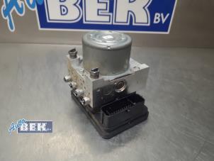 Gebruikte ABS Pomp Landrover Range Rover Evoque (LVJ/LVS) 2.2 TD4 16V Prijs € 240,00 Margeregeling aangeboden door Auto Bek