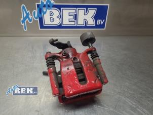 Gebruikte Remklauw (Tang) links-achter Volkswagen Polo VI (AW1) 2.0 GTI Turbo 16V Prijs € 50,00 Margeregeling aangeboden door Auto Bek