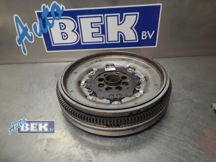 Gebruikte Dubbele massa vliegwiel Volkswagen Polo VI (AW1) 2.0 GTI Prijs € 145,00 Margeregeling aangeboden door Auto Bek