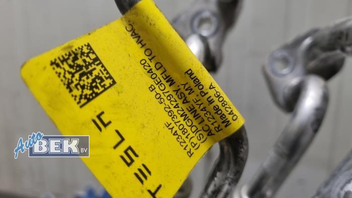 HV-koelvloeistofverwarming van een Tesla Model Y (5YJY) Long Range RWD 2024