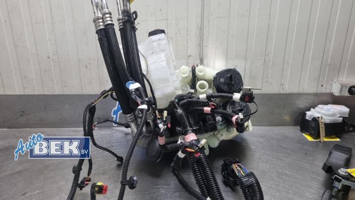 HV-koelvloeistofverwarming van een Tesla Model Y (5YJY) Long Range RWD 2024