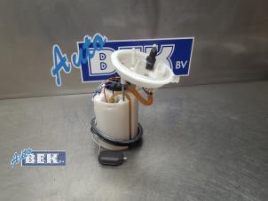 Gebruikte Benzinepomp Volkswagen Golf VIII (CD1) 1.0 eTSI 12V Prijs € 50,00 Margeregeling aangeboden door Auto Bek