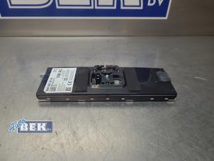 Gebruikte Antenne Versterker Volkswagen Golf VIII (CD1) 1.0 eTSI 12V Prijs € 75,00 Margeregeling aangeboden door Auto Bek