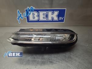 Gebruikte Pinker links Citroen C3 (SX/SW) 1.2 12V e-THP PureTech 110 Prijs € 95,00 Margeregeling aangeboden door Auto Bek