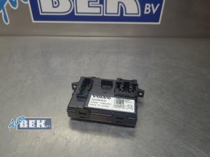 Gebruikte AAC Unit Computerkachel Volvo XC40 (XZ) 1.5 T4 Plug-in Hybrid 12V Prijs € 44,99 Margeregeling aangeboden door Auto Bek