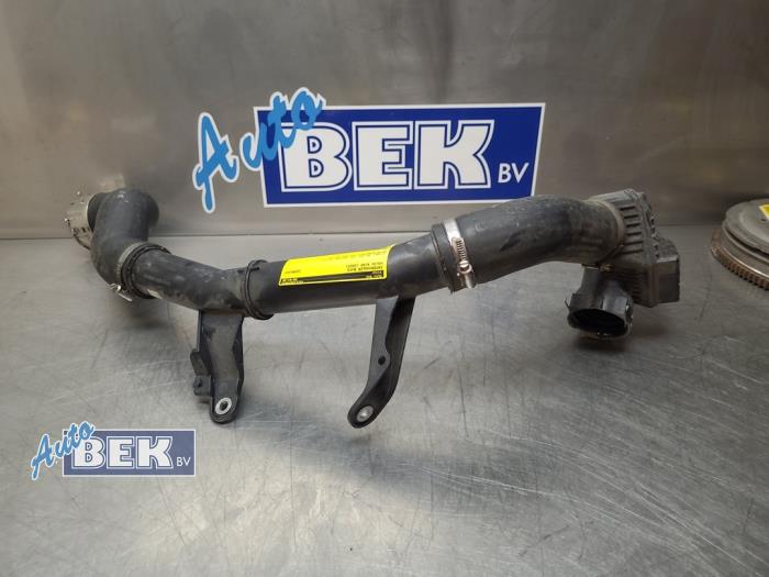 Gebruikte Intercooler Buis Volvo XC40 (XZ) 1.5 T4 Plug-in Hybrid 12V Prijs € 115,00 Margeregeling aangeboden door Auto Bek
