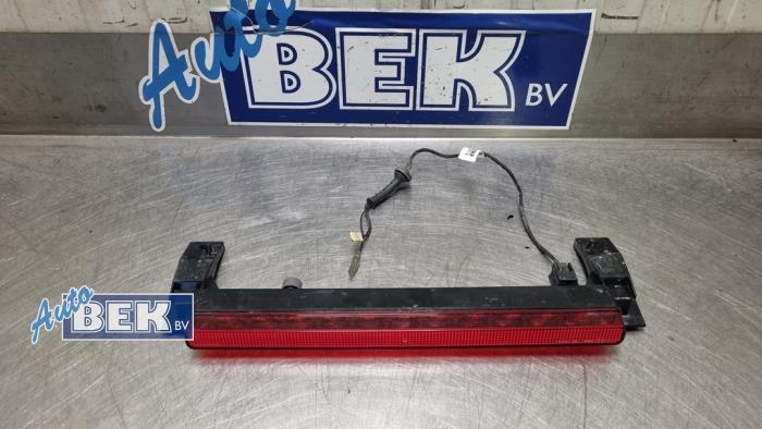 Extra Remlicht midden van een Volvo XC40 (XZ) 1.5 T4 Plug-in Hybrid 12V 2023