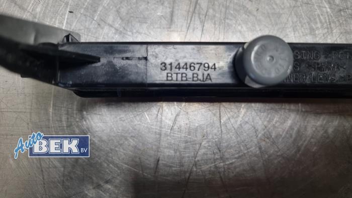 Extra Remlicht midden van een Volvo XC40 (XZ) 1.5 T4 Plug-in Hybrid 12V 2023