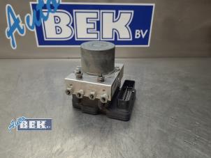 Gebruikte ABS Pomp Volvo XC40 (XZ) 1.5 T4 Plug-in Hybrid 12V Prijs € 225,00 Margeregeling aangeboden door Auto Bek