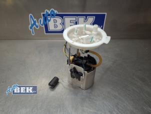 Gebruikte Tank element Pomp Volvo XC40 (XZ) 1.5 T4 Plug-in Hybrid 12V Prijs € 90,00 Margeregeling aangeboden door Auto Bek