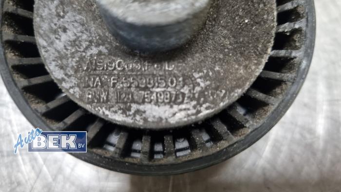 Spanner multiriem van een BMW M5 (F90) 4.4 Competition V8 32V TwinPower Turbo 2020