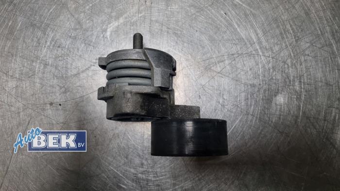 Spanner multiriem van een BMW M5 (F90) 4.4 Competition V8 32V TwinPower Turbo 2020