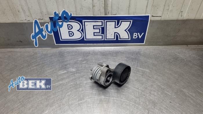 Spanner multiriem van een BMW M5 (F90) 4.4 Competition V8 32V TwinPower Turbo 2020