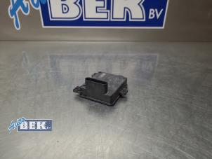 Gebruikte Sensor cruise control Skoda Octavia Combi (NXAC) 1.0 TSI 12V Prijs € 220,00 Margeregeling aangeboden door Auto Bek