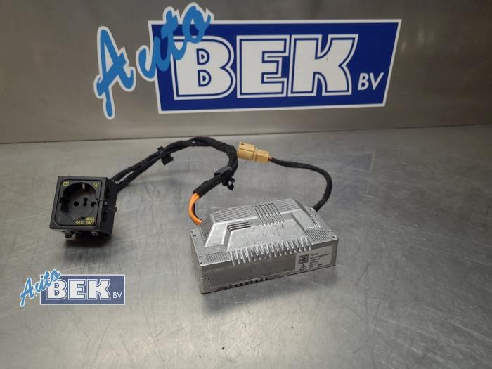 Gebruikte 12 Volt aansluiting Skoda Octavia Combi (NXAC) 1.0 TSI 12V Prijs € 100,00 Margeregeling aangeboden door Auto Bek