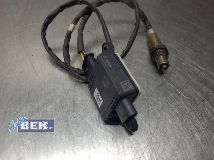 Nox sensor van een Audi Q3 (F3B) 2.0 35 TDI 16V 2020