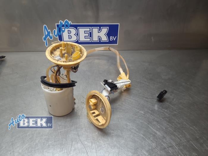 Gebruikte Tank element Pomp Audi Q3 (F3B) 2.0 35 TDI 16V Prijs € 125,00 Margeregeling aangeboden door Auto Bek