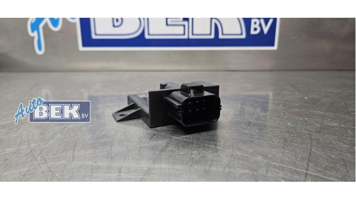 Gebruikte Brandstofpomp module Landrover Range Rover Velar (LY) 2.0 16V P300 AWD Prijs € 70,00 Margeregeling aangeboden door Auto Bek