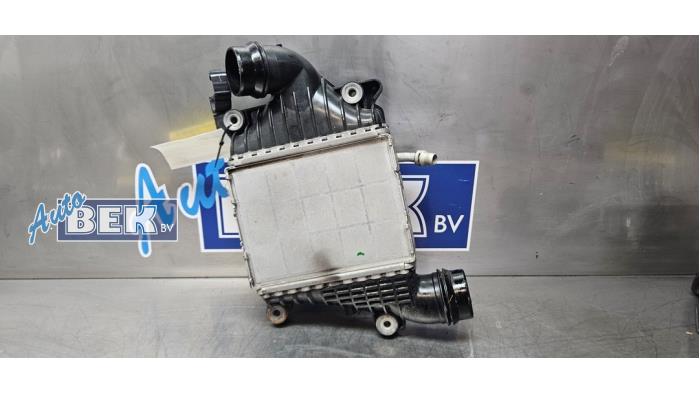Gebruikte Intercooler Landrover Range Rover Velar (LY) 2.0 16V P300 AWD Prijs € 145,00 Margeregeling aangeboden door Auto Bek