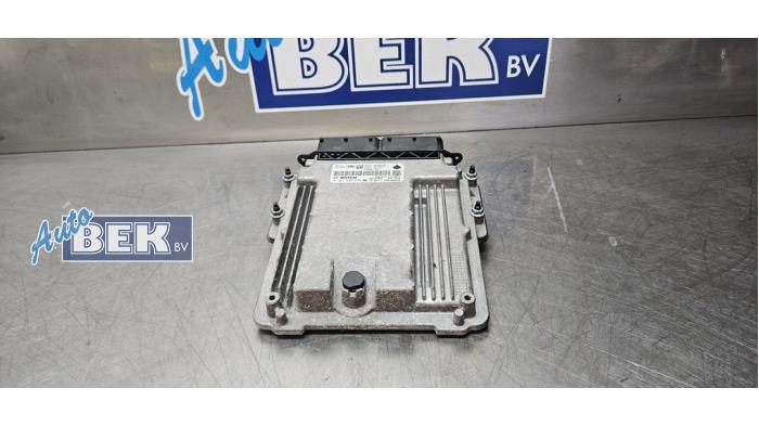 Gebruikte Computer Motormanagement Landrover Range Rover Velar (LY) 2.0 16V P300 AWD Prijs € 165,00 Margeregeling aangeboden door Auto Bek