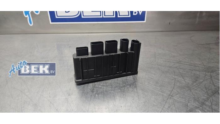 Gebruikte Boordcomputer BMW 1 serie (F40) 116d 1.5 12V TwinPower Prijs € 30,00 Margeregeling aangeboden door Auto Bek