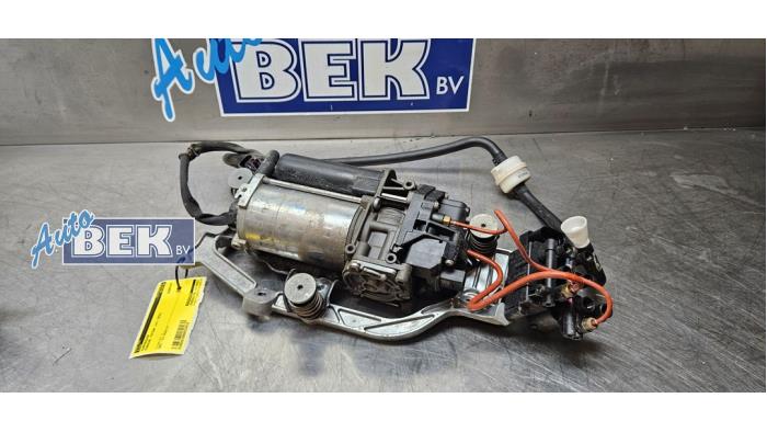 Gebruikte Compressor Porsche Taycan Sport Turismo (Y1C) GTS 93 kWh Prijs € 650,00 Margeregeling aangeboden door Auto Bek