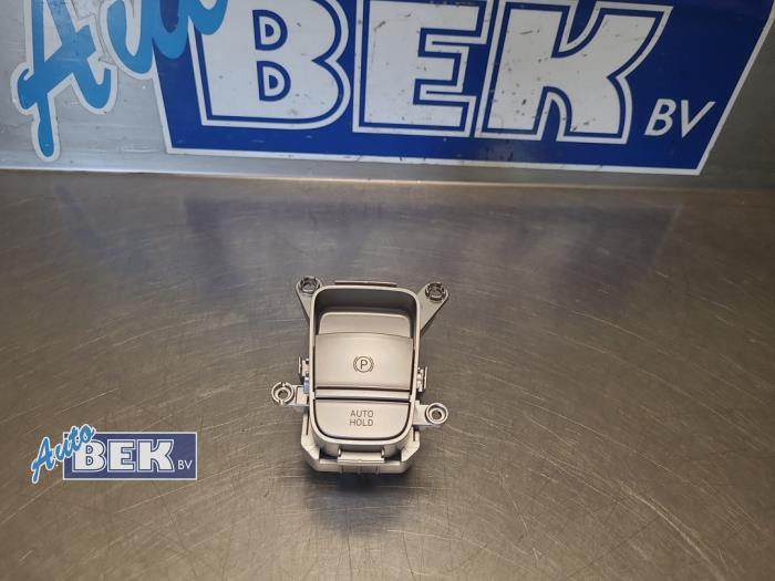 Gebruikte Schakelaar handrem Hyundai Tucson (NX) 1.6 T-GDI HEV Prijs € 25,00 Margeregeling aangeboden door Auto Bek