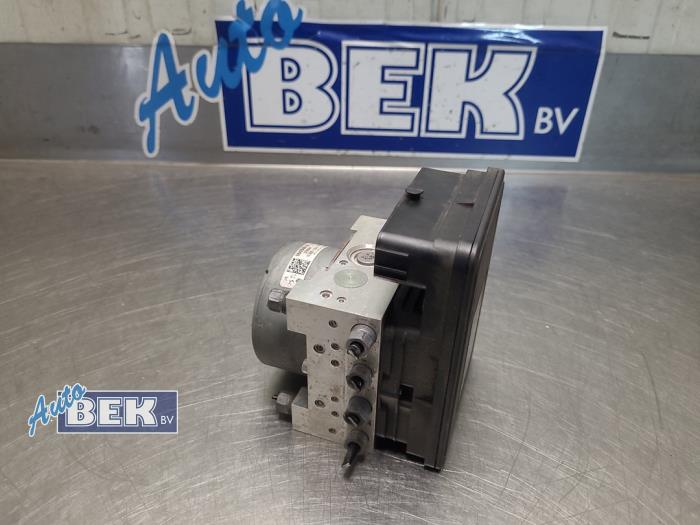 Gebruikte ABS Pomp Peugeot 2008 (UD/UK/UR/US/UX) 1.2 VTi 12V PureTech 130 Prijs € 180,00 Margeregeling aangeboden door Auto Bek