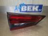 Nissan Qashqai (J12) 1.3 DIG-T MHEV 16V Achterlicht links