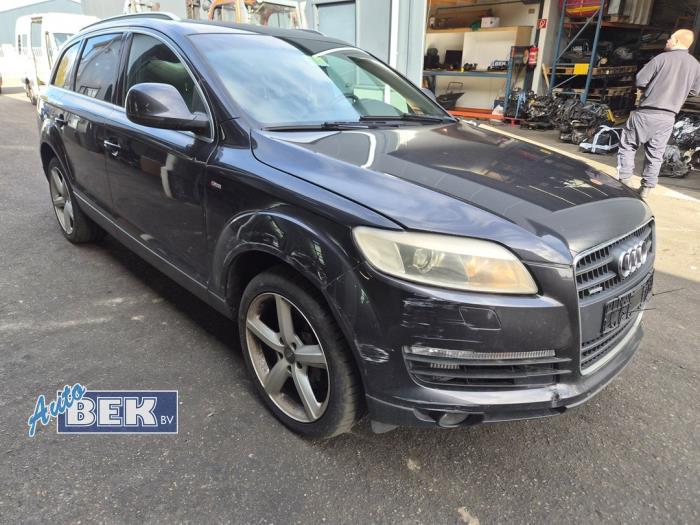 Gebruikte Frontpaneel Audi Q7 (4LB) 3.0 TDI V6 24V Prijs op aanvraag aangeboden door Auto Bek