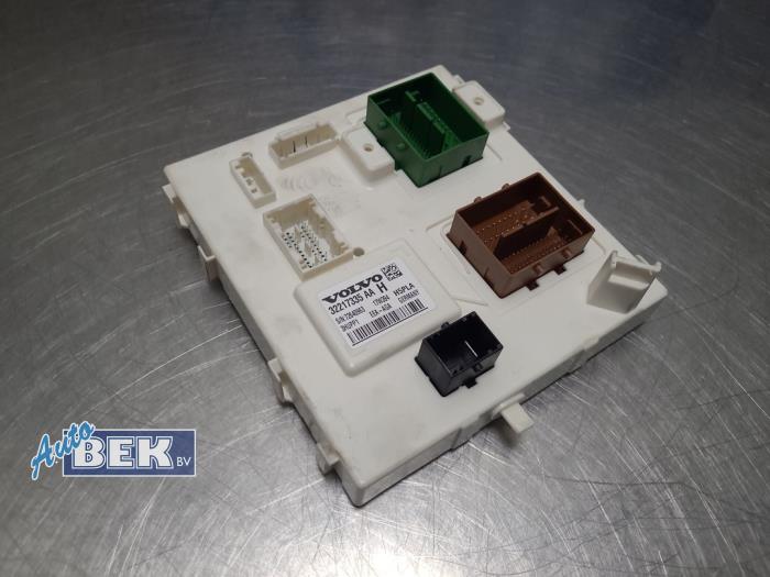 Gebruikte Central electronic module Volvo V90 Cross Country (PZ) 2.0 T5 16V AWD Prijs € 99,00 Margeregeling aangeboden door Auto Bek