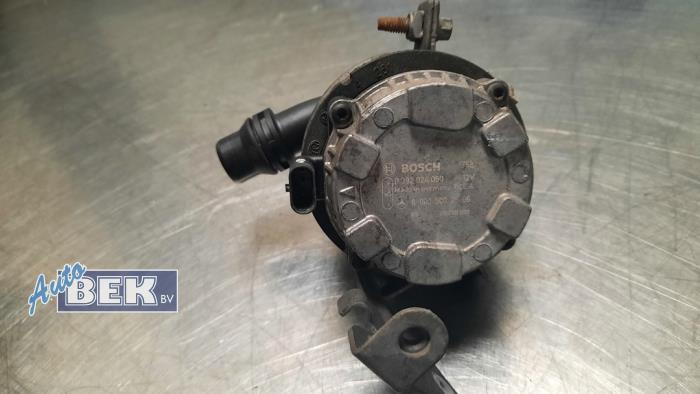 Gebruikte Waterpomp Mercedes C Estate (S205) C-250 2.0 CGI 16V Prijs € 207,00 Margeregeling aangeboden door Auto Bek