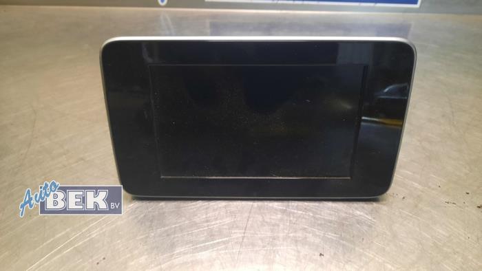 Gebruikte Display Interieur Mercedes C Estate (S205) C-250 2.0 CGI 16V Prijs € 39,00 Margeregeling aangeboden door Auto Bek