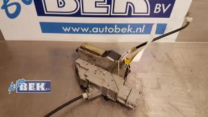 Gebruikte Deurslot Mechaniek 4Deurs links-achter Peugeot 407 SW (6E) 2.0 16V Prijs € 40,00 Margeregeling aangeboden door Auto Bek