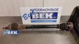 Gebruikte Aandrijfas rechts-voor Volkswagen Golf IV (1J1) 1.9 SDI Prijs € 18,00 Margeregeling aangeboden door Auto Bek